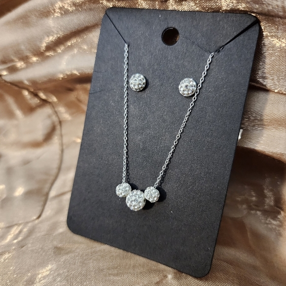Trio of White Diamond Spheres Necklace with Matching Studs - Picture 4 of 7